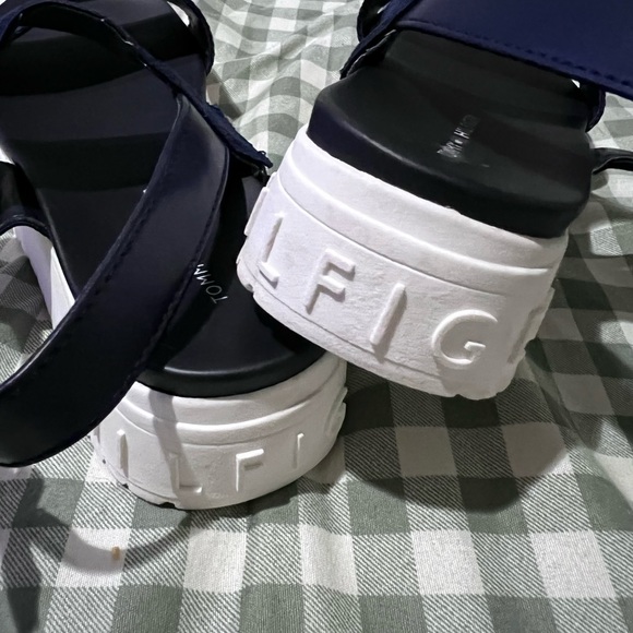 Tommy Hilfiger sandals. Cushioned. Adjustable strap. Multicolored. - Picture 5 of 6